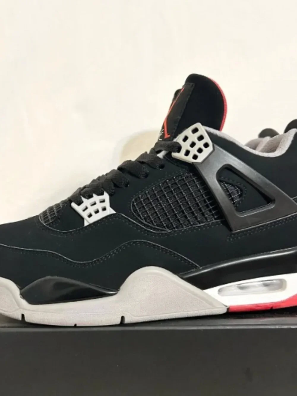 Jordan 4 Retro Bred